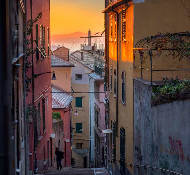 Scorcio di Genova al tramonto